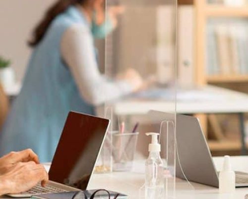 people-working-with-sim-card-img